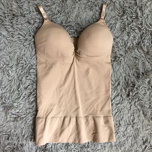 A Pea in the Pod nursing tank with compression